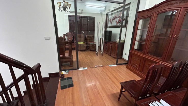 CHO THUÊ LÀM KD SẠCH NHÀ BIỆT THỰ LK ĐƯỜNG OTO KĐT DỊCH VỌNG,  90m2 - 5 TẦNG - 37TR